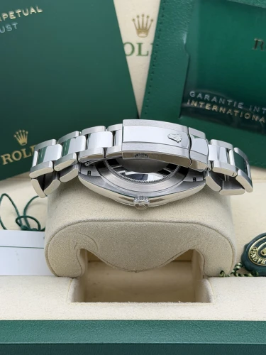Rolex Datejust 41mm 126300 dial, mint green, smooth bezel, oyster, 2026 unworn