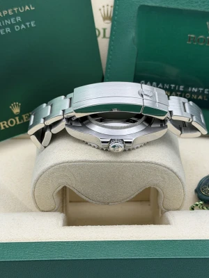 Rolex Submariner no date 41mm 124060 stainless steel oyster bracelet 2023