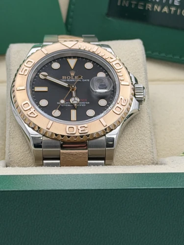 Rolex Yachtmaster 40mm 126621 charcoal dial, everose bi metal oyster 2021