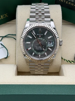 Rolex Sky-Dweller 42mm mint green dial jubilee bracelet 336934 2024