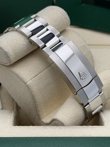 Rolex Datejust 41mm 126300 dial, mint green, smooth bezel, oyster, 2026 unworn