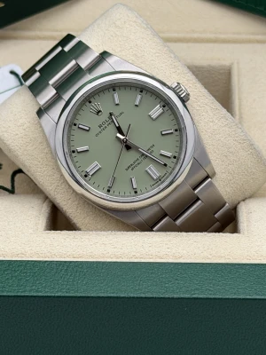 Rolex Oyster Perpetual 36mm pistachio green dial 126000 2025