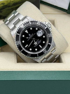 Rolex Submariner Date 40mm Stainless Steel Oyster Bracelet 16610 2006