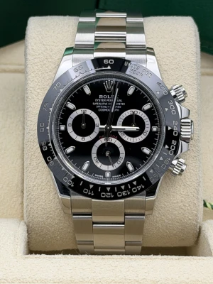 Rolex Daytona 40 116500LN black dial and ceramic bezel, stainless steel oyster bracelet, 2018