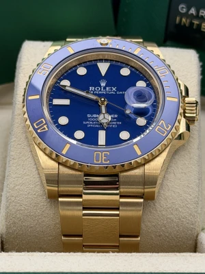Rolex Submariner date 41mm 126618LB blue sunburst dial, yellow gold case and oyster bracelet 2021 unworn