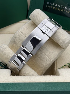 Rolex Yacht-Master 40mm blue dial platinum bezel 126622 2023