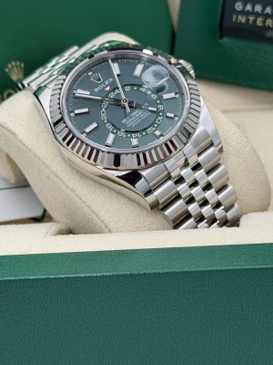 Rolex Sky-Dweller 42mm mint green dial jubilee bracelet 336934 2024