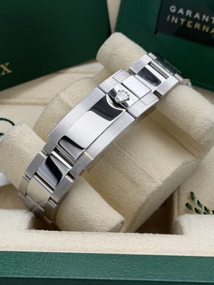 Rolex Daytona 40mm 126500LN panda dial, black bezel, stainless steel oyster bracelet 2024