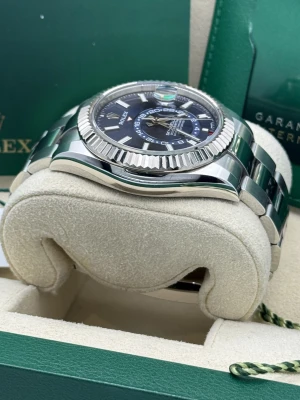 Rolex Sky-Dweller 42mm blue dial oyster bracelet 326934 2020