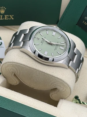 Rolex Oyster Perpetual 36mm pistachio green dial 126000 2025