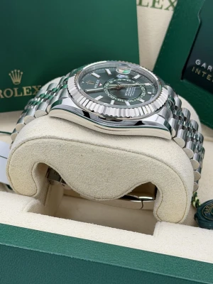 Rolex Sky-Dweller 42mm mint green dial jubilee bracelet 336934 2024