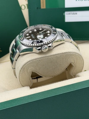 Rolex GMT Master 2 40mm 116710LN oyster bracelet black ceramic bezel 2017