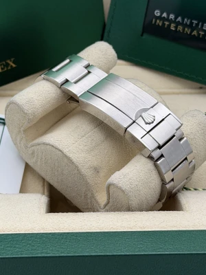 Rolex Air-King 40mm Stainless Steel Oyster Bracelet Smooth Bezel 126900 2022
