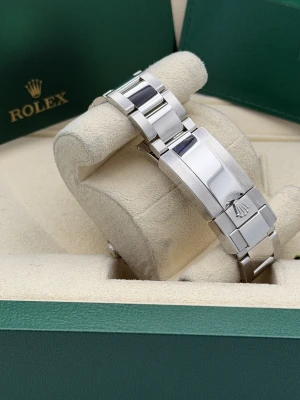 Rolex GMT Master 2 40mm 116710LN oyster bracelet black ceramic bezel 2017