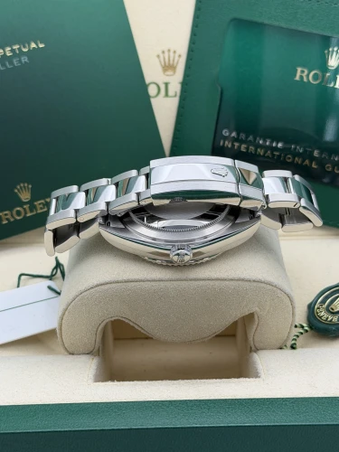 Rolex Sky Dweller 42mm 336934 blue dial, oyster, 2026 unworn