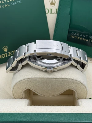 Rolex Oyster Perpetual 36mm 126000 lavender dial 2025 unworn