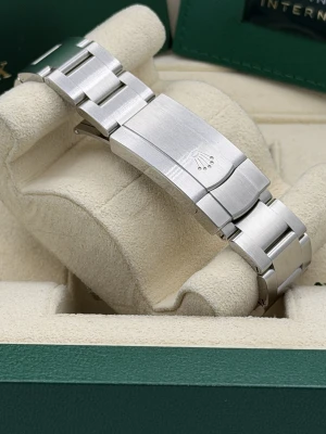 Rolex Oyster Perpetual 36mm 126000 lavender dial 2025 unworn