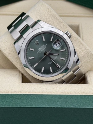Rolex Datejust 41mm mint green smooth bezel oyster bracelet 126300 2023