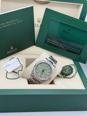 Rolex Oyster Perpetual 36mm pistachio green dial 126000 2025