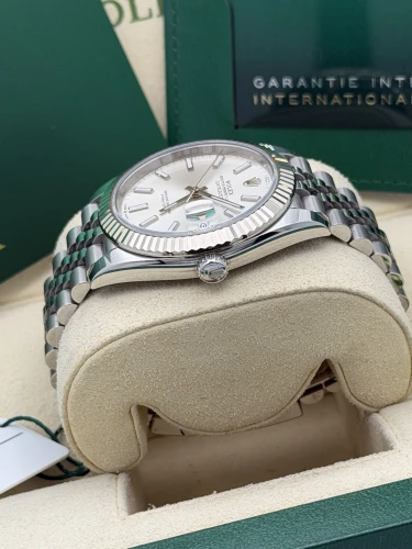 Rolex Datejust 41mm 126334, silver baton dial, jubilee bracelet, 2025