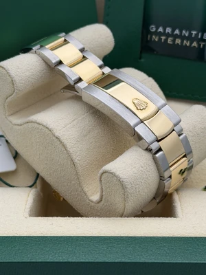 Rolex Datejust 41mm 126333 bi metal oyster white baton dial 2024