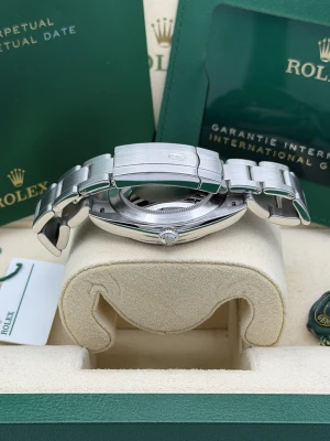 Rolex Oyster Perpetual 41mm Stainless Steel Oyster Green Dial 124300 2024