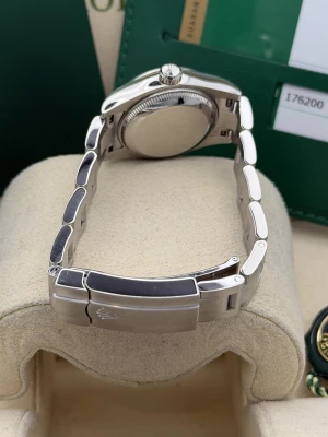 Rolex Oyster Perpetual 26mm oyster bracelet 176200 Silver Baton Dial 2017