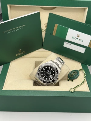 Rolex GMT Master 2 40mm 116710LN oyster bracelet black ceramic bezel 2017