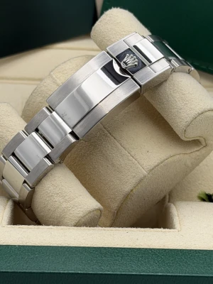 Rolex Daytona 40mm 116520 black dial stainless steel bezel and oyster bracelet 2014
