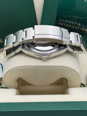 Rolex Oyster Perpetual 36mm pistachio green dial 126000 2025