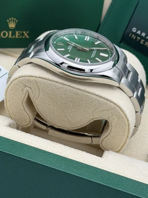 Rolex Oyster Perpetual 41mm Stainless Steel Oyster Green Dial 124300 2024