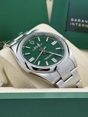 Rolex Oyster Perpetual 41mm Stainless Steel Oyster Green Dial 124300 2024