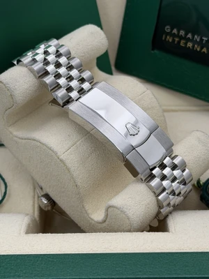 Rolex Sky-Dweller 42mm mint green dial jubilee bracelet 336934 2024