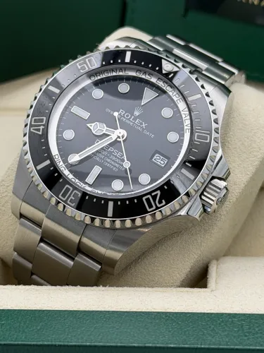 Rolex Deepsea Seadweller 136660 44mm black dial, oyster bracelet 2024