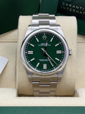 Rolex Oyster Perpetual 41mm Stainless Steel Oyster Green Dial 124300 2024