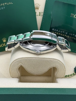 Rolex Datejust 41mm 126300 Wimbledon dial oyster bracelet 2023