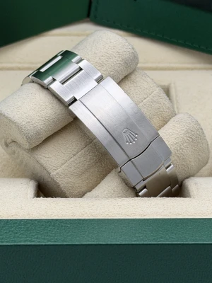 Rolex Oyster Perpetual 36mm blue baton dial oyster bracelet 126000 (2020)