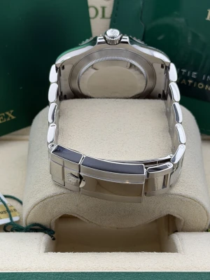 Rolex Yacht-Master 40mm blue dial platinum bezel 126622 2023