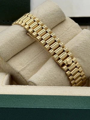 Rolex Datejust 26mm 69178 champagne dia dial, yellow, fluted bezel, president bracelet 1990
