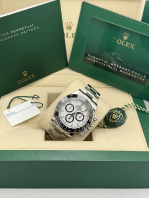 Rolex Daytona 40mm 126500LN panda dial, black bezel, stainless steel oyster bracelet 2024