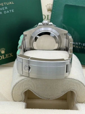 Rolex Submariner no date 41mm 124060 stainless steel oyster bracelet 2023