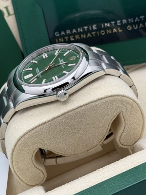 Rolex Oyster Perpetual 41mm Stainless Steel Oyster Green Dial 124300 2024