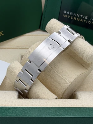 Rolex Oyster Perpetual 41mm Stainless Steel Oyster Green Dial 124300 2024