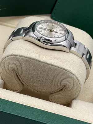 Rolex Oyster Perpetual 26mm oyster bracelet 176200 Silver Baton Dial 2017