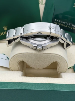 Rolex Submariner No Date 41mm Stainless Steel Oyster Bracelet 124060