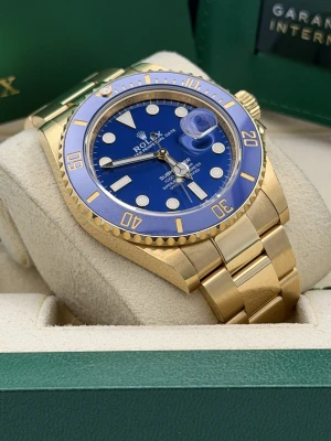 Rolex Submariner date 41mm 126618LB blue sunburst dial, yellow gold case and oyster bracelet 2021 unworn