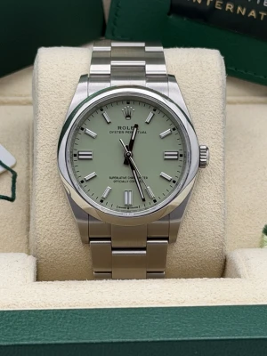 Rolex Oyster Perpetual 36mm pistachio green dial 126000 2025