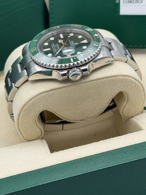 Rolex Submariner date Hulk 40mm, oyster bracelet 116610LV 2015